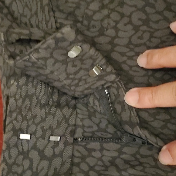 Banana Republic Jackson Fit Women's Printed Gray Pants - Size 4 - Picture 6 of 8